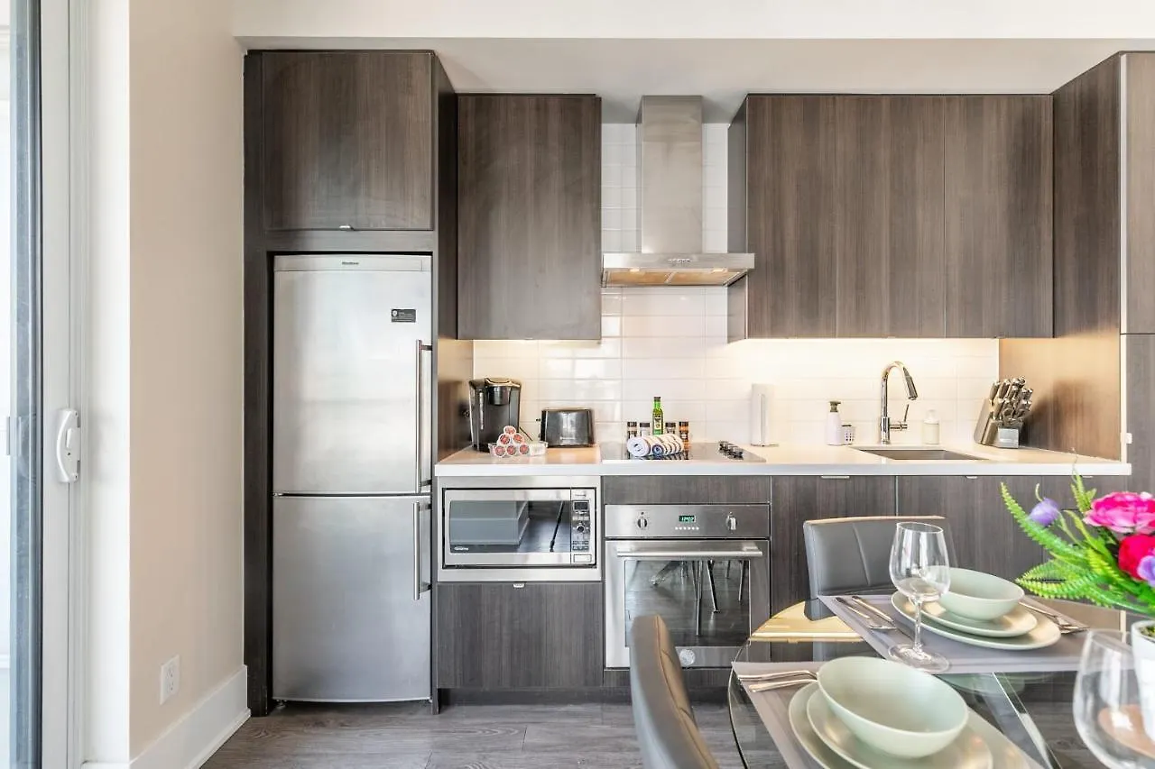 Luxury 1Br Condo - King Bed - Stunning City Views location